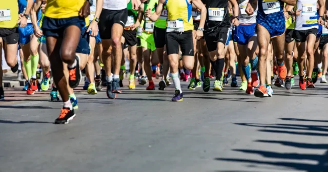 Charlotte Marathon runners